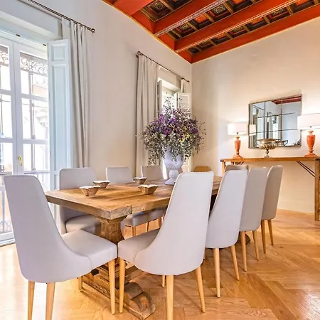 Genteel Palacio Abades Holiday home *